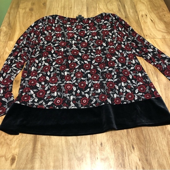 J Jill Wearever Black Red Floral Stretch Long Sleeve Velvet Hem Top Womens Large - Picture 6 of 9